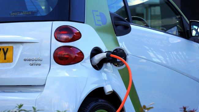 The Isle of Wight Council has approved the installation of new electric vehicle charging points.