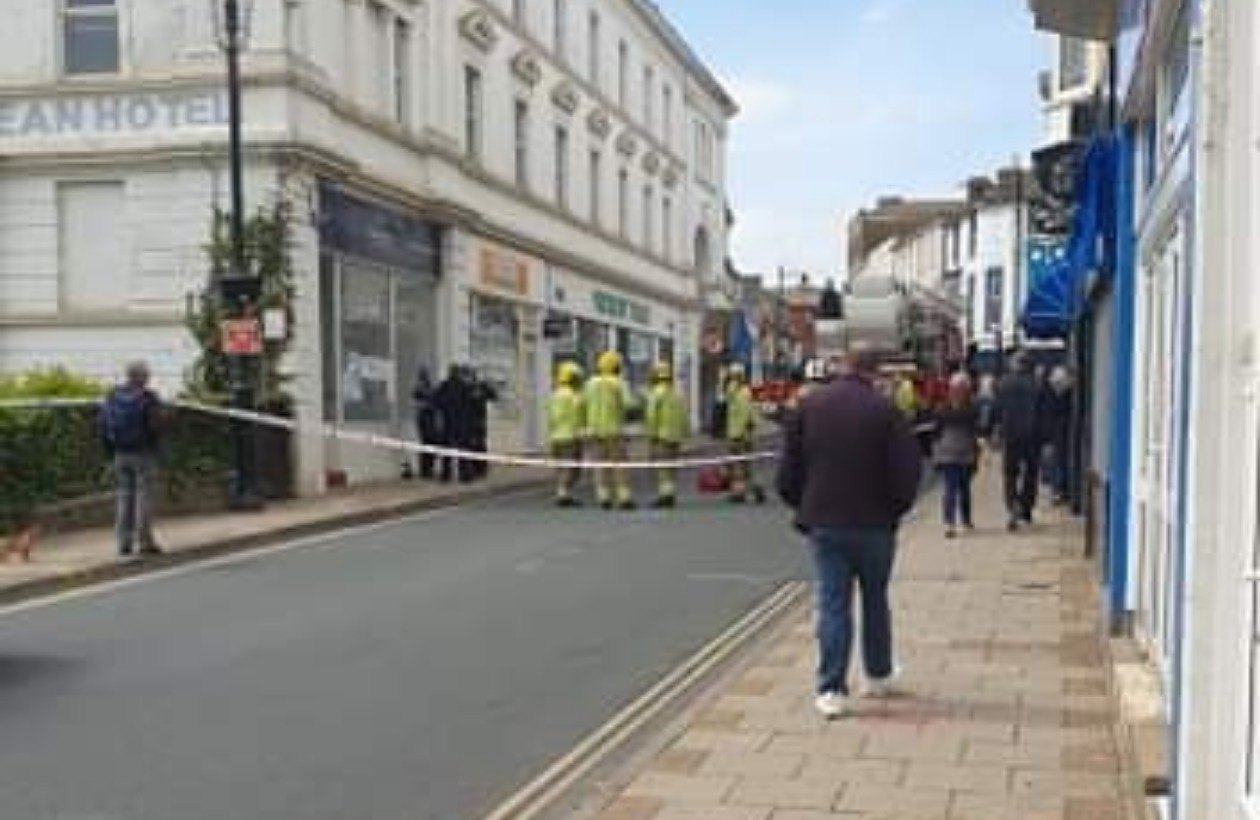 A section of High Street, Sandown has been cordoned off as firefighters continue their investigation.