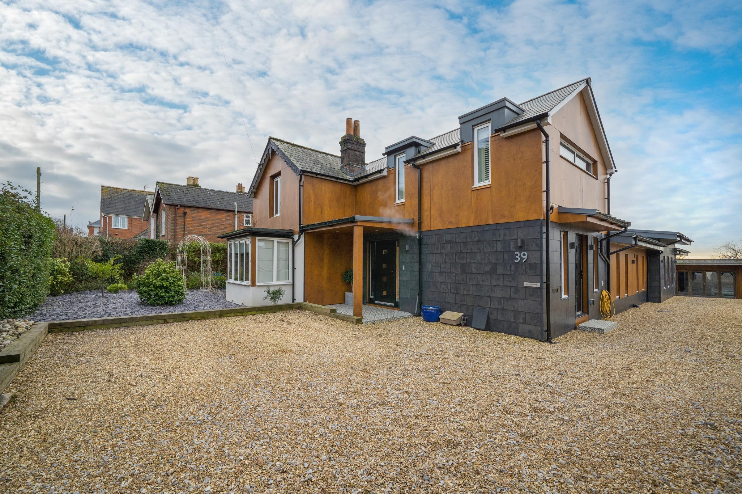 Five-bedroom contemporary Gurnard house with television room