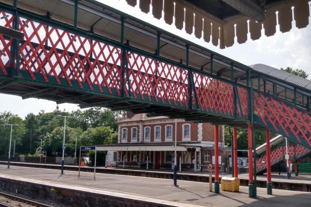 All lines between Southampton and Portchester stations blocked - live updates