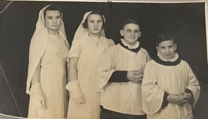 Isle of Wight County Press: Bruce Carpenter, far right, with some of his siblings in December 1942.