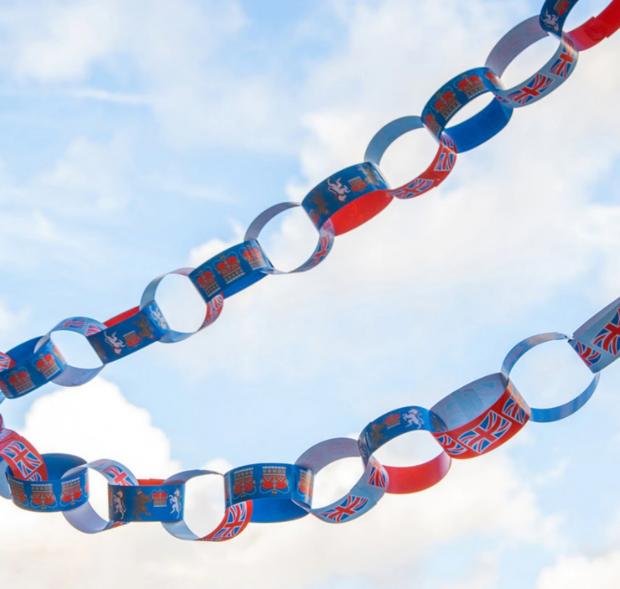 Isle of Wight County Press: Get the Paper Chain. (Party Pieces)