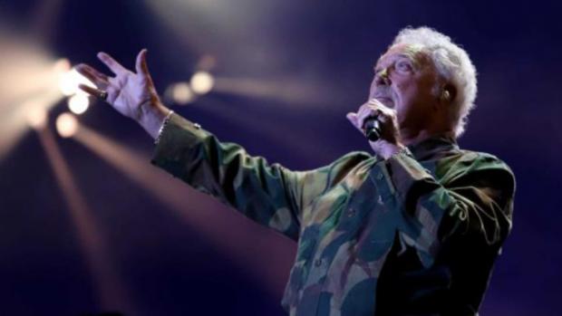 Isle of Wight County Press: Tom Jones at the Isle of Wight Festival, by Paul Blackley