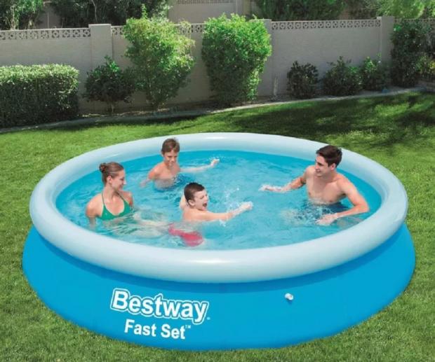 Isle of Wight County Press: The Five-Person One-Jet Inflatable Spa is simple to set up. Picture: Wayfair