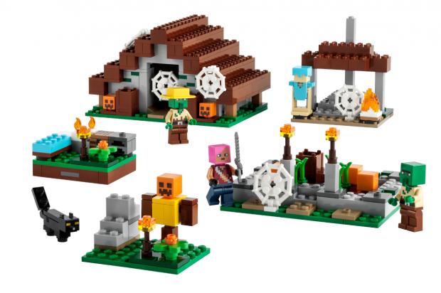 Isle of Wight County Press: LEGO® Minecraft® The Abandoned Village. Credit: LEGO