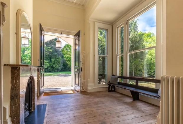 Isle of Wight County Press: The entrance has an attractive fireplace to welcome you home. Picture: Zoopla