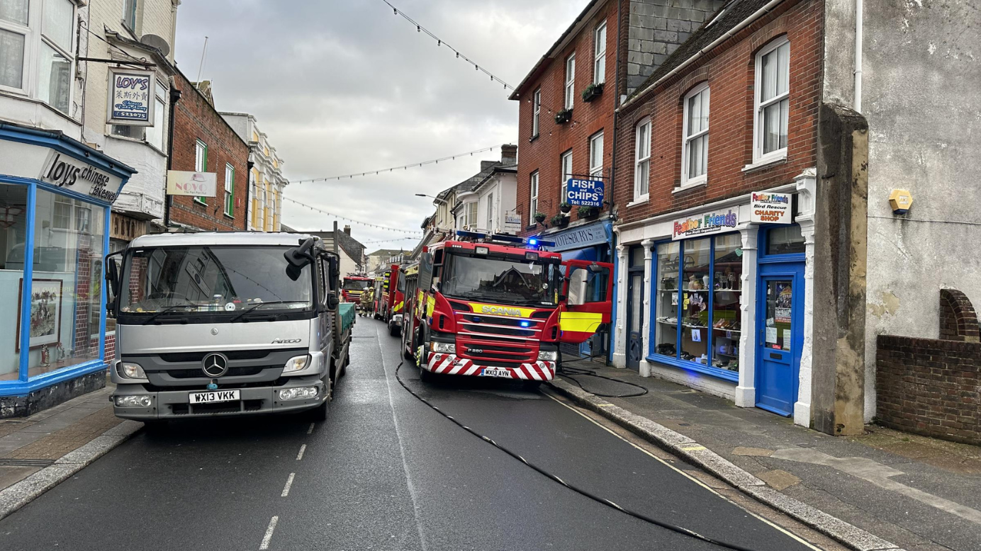 Isle of Wight firefighters tackle fire near Newport fish and chip shop - Vimarsana News