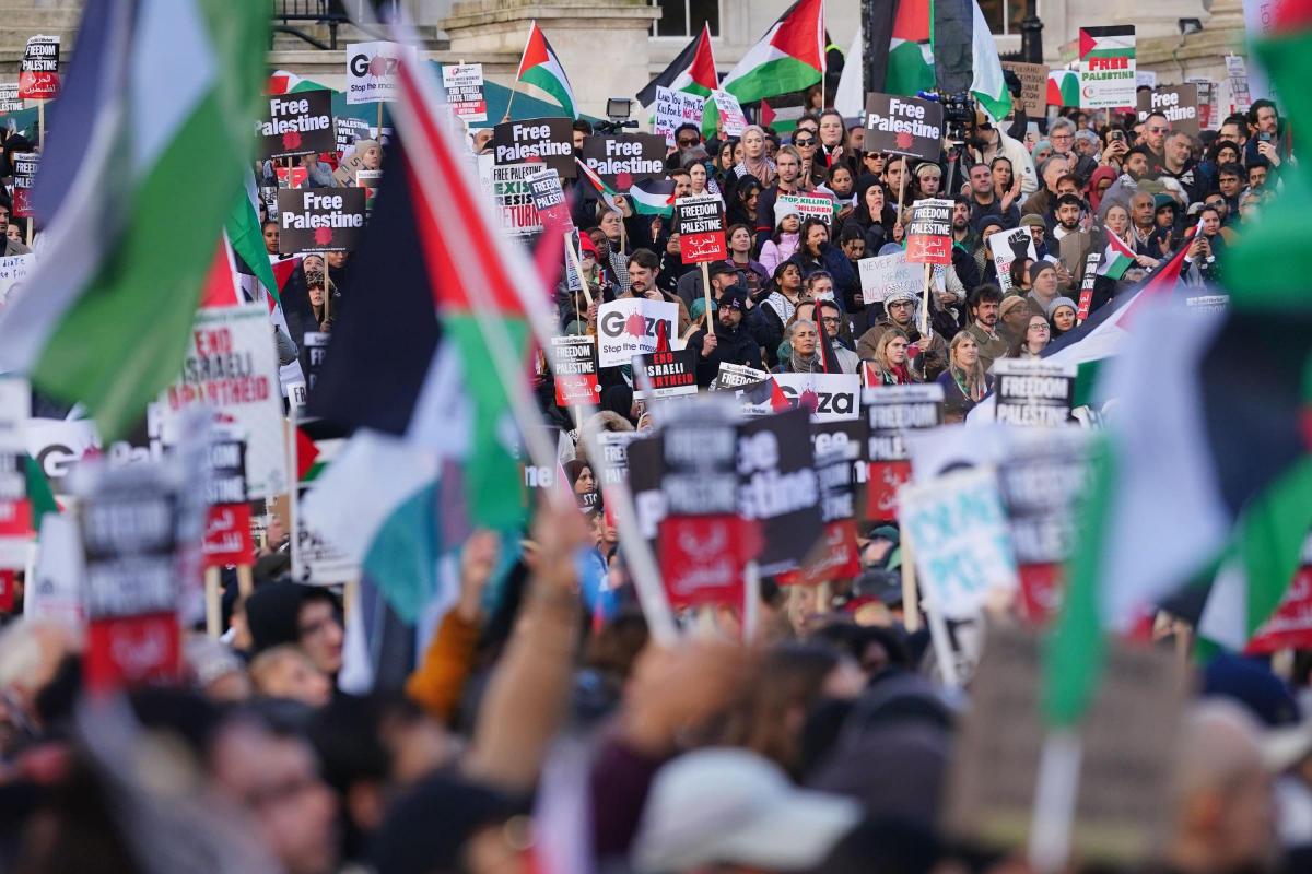 Pro-Palestinian Protesters Interrupt International Documentary Festival  Opening – Deadline