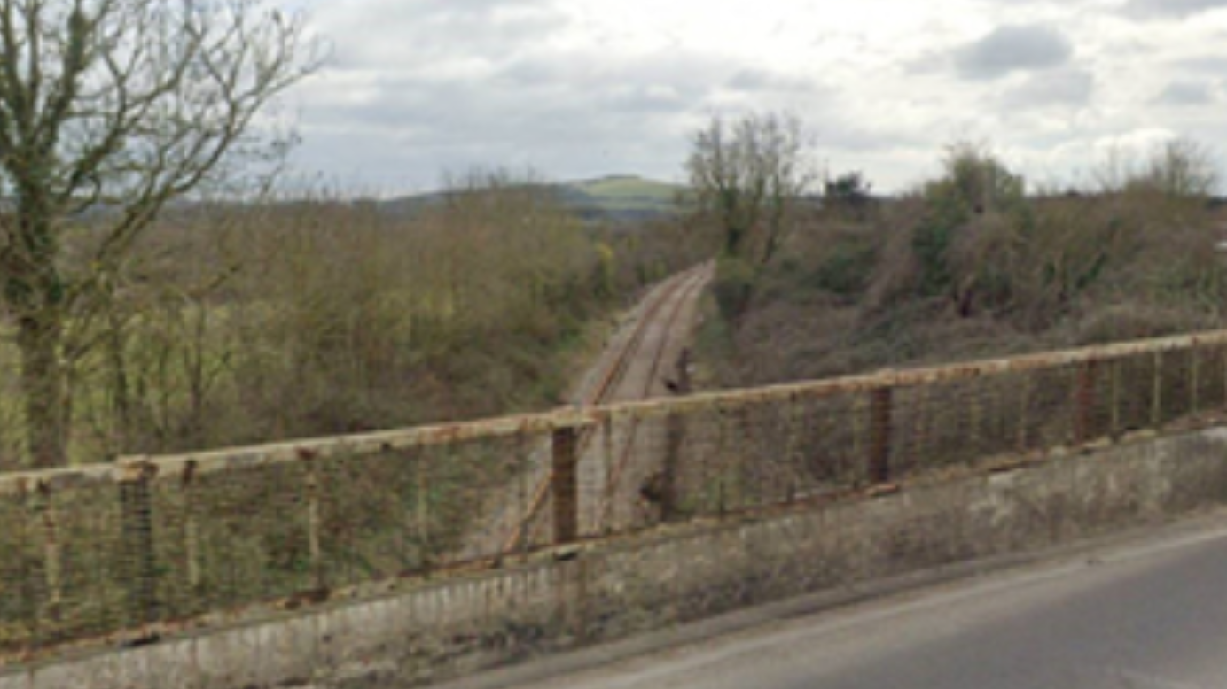 Isle of Wight train track trolley collision left two workers injured - Vimarsana News