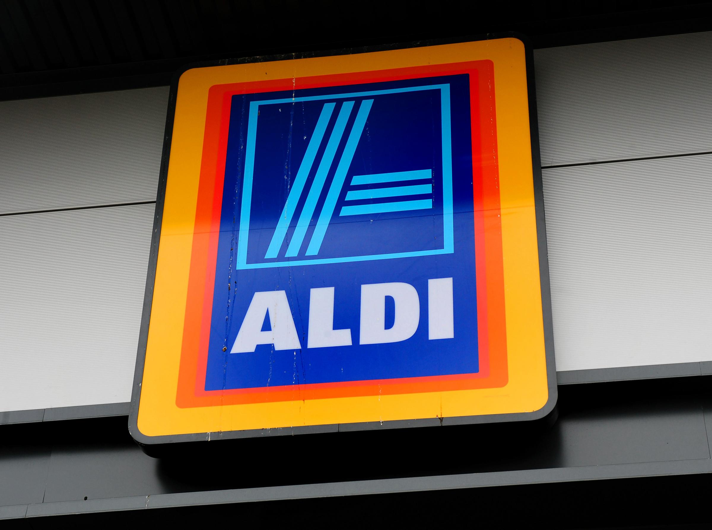 Aldi insider reveals top tips to get best Specialbuys deals | Isle of Wight County Press - Vimarsana News
