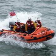 Kite surfer in difficulty prompts Cowes RNLI call-out