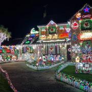 Tenth year of award-winning Goldcrest Close Christmas Lights PHOTOS and VIDEO