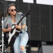 KT Tunstall performing on the main stage at the Isle of Wight Festival 2026.