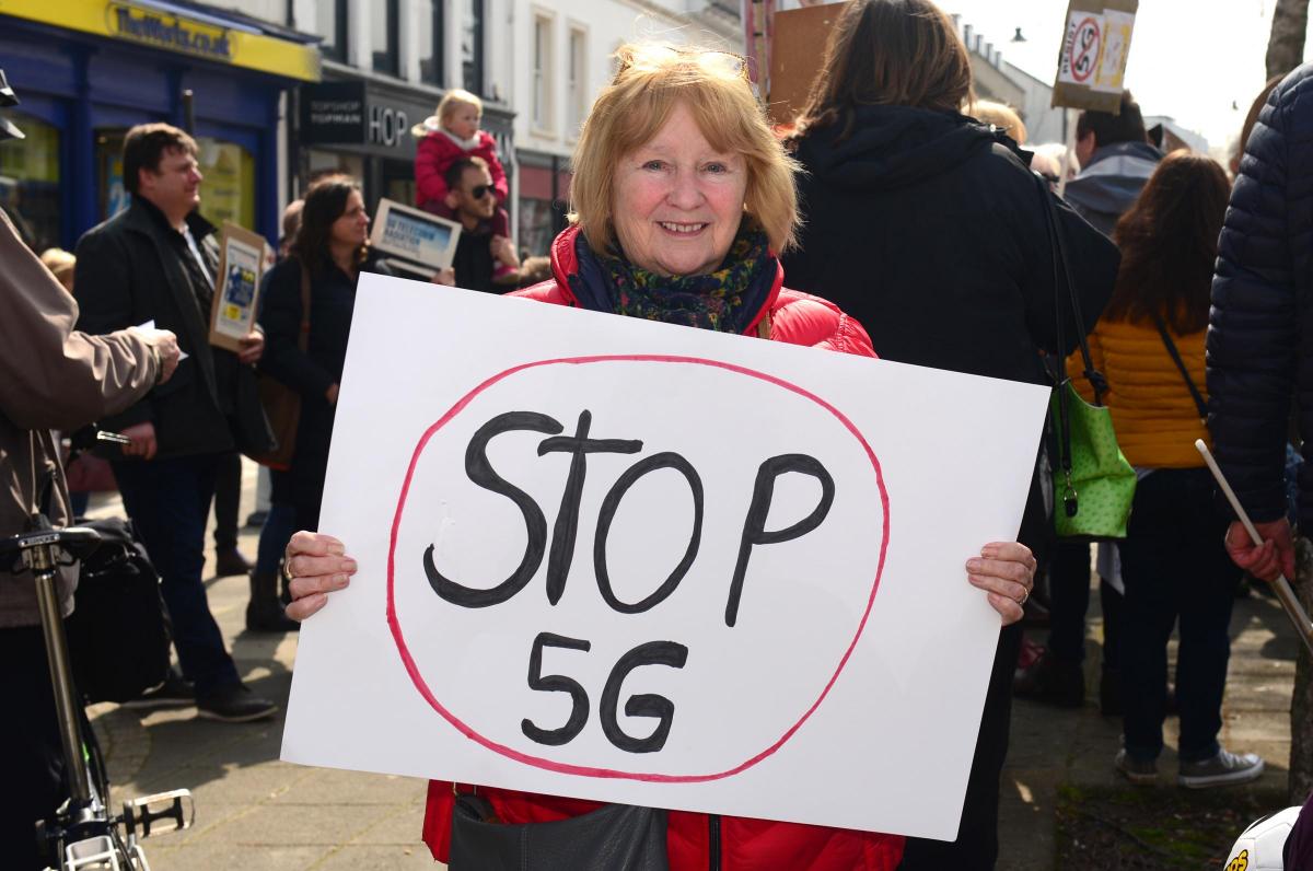 Protesters gather to campaign against 5G technology on the Isle of ...